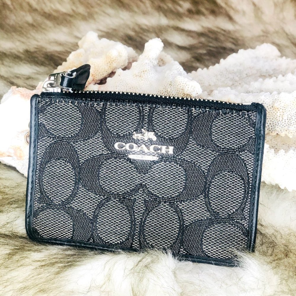 Coach Credit Card Key Chain Great Condition